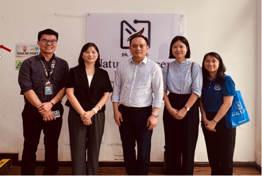 Group photo with Dr. Wu Ying Li, Chief of the Product Development Department at Nature Concept TCM Healthcare.