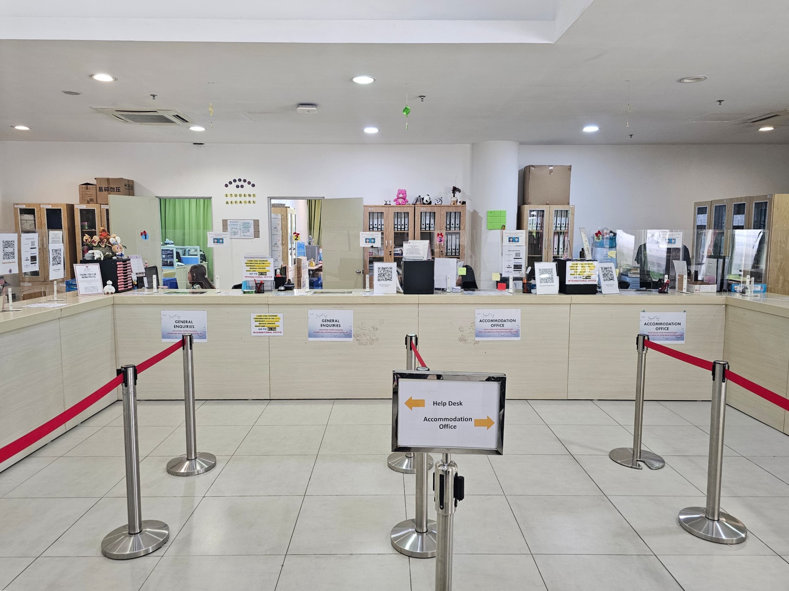 B1-107-HelpDesk Counter