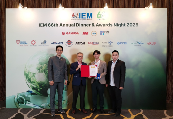 From-left-Ir-Kim-Kek-Seong-Ir-Dr-Liew-Chia-Pao-Malvin-and-Assoc-Prof-Dr-Tan-Jian-Ping