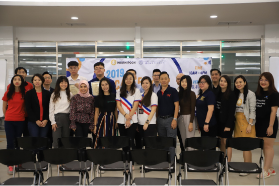 Career Fair Gives XMUM Students a Chance to “Work for the Best” (2)