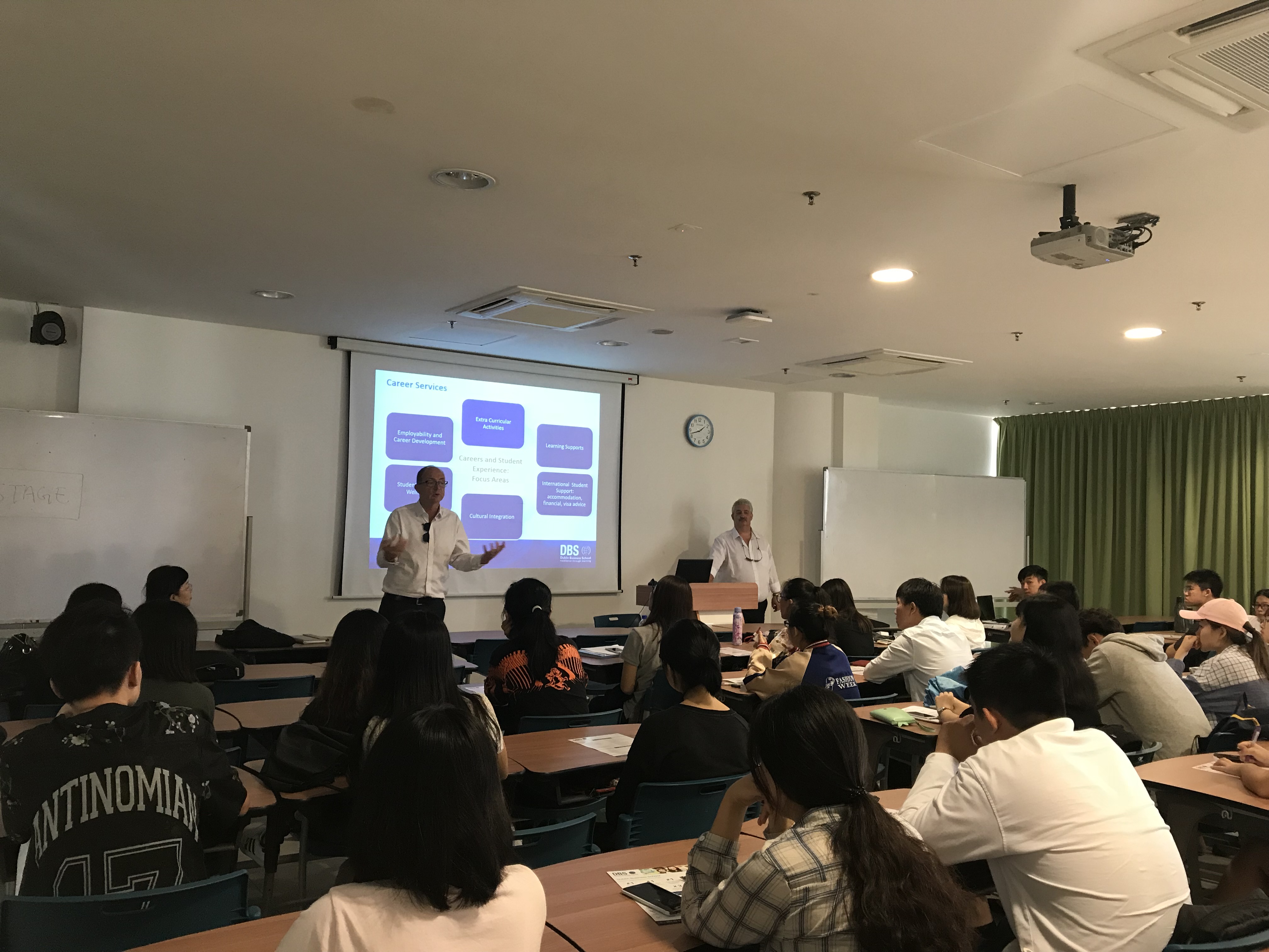 Executive Dean of Dublin Business School Shares Further Studies Options with XMUM Students  (1)