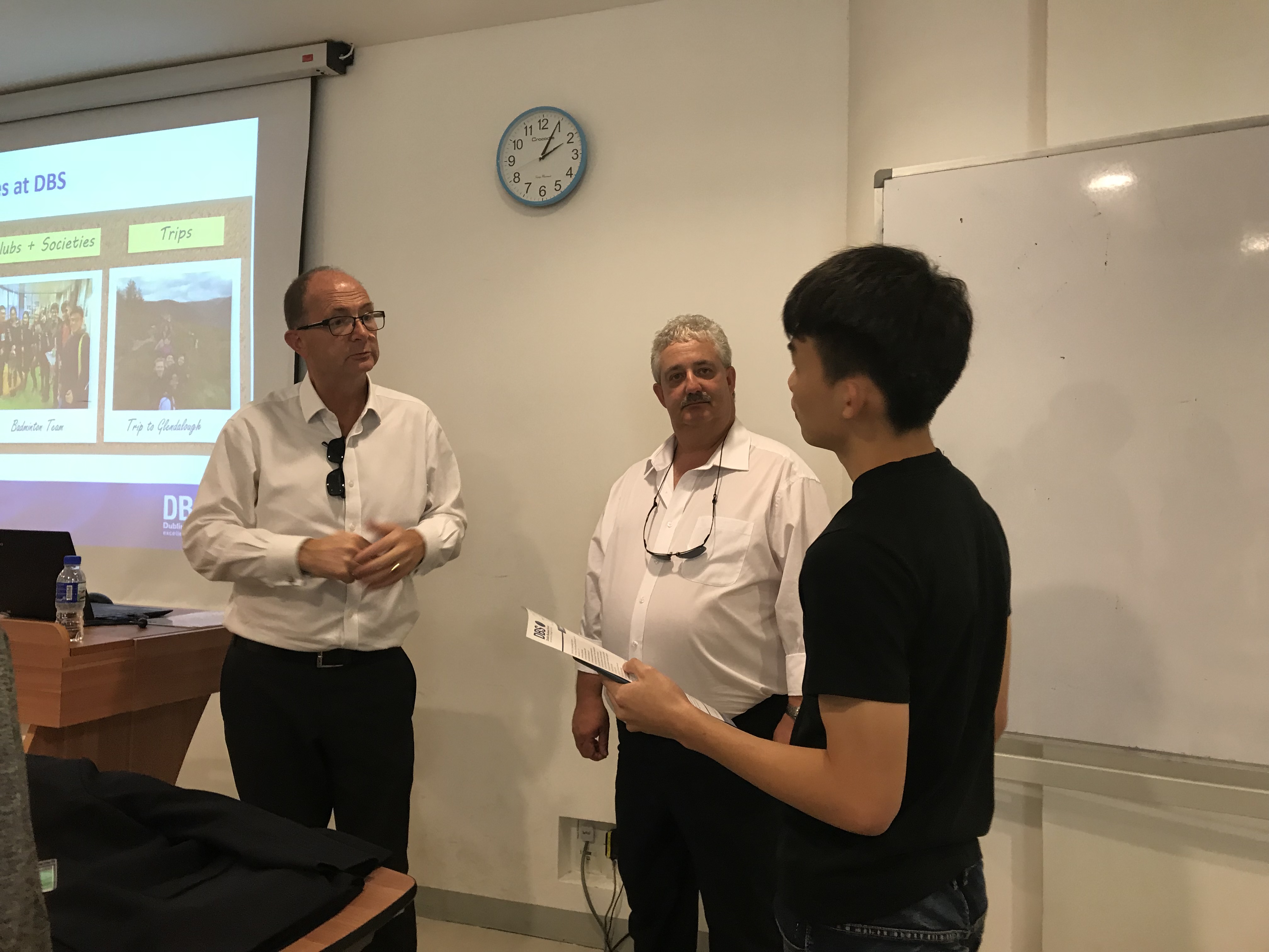 Executive Dean of Dublin Business School Shares Further Studies Options with XMUM Students  (2)