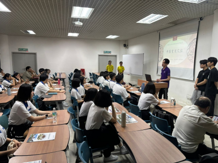 Foon Yew High School Students Explore Traditional Chinese Medicine at XMUM