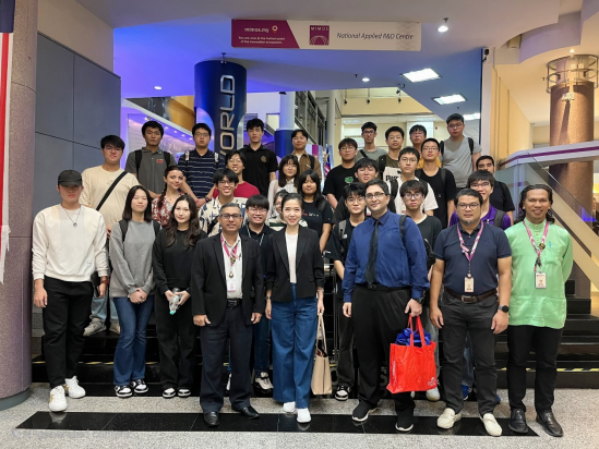 Group photo of XMUM students, lecturers, and MIMOS Berhad’s staff