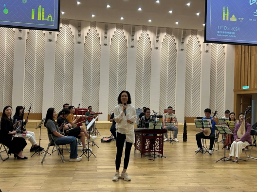 Guangdong Chinese Orchestra and XMUM Yanan Chinese Orchestra Club Engage in Chinese Folk Music Exchange photo 2