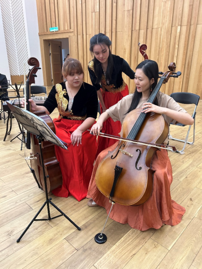 Guangdong Chinese Orchestra and XMUM Yanan Chinese Orchestra Club Engage in Chinese Folk Music Exchange photo 3