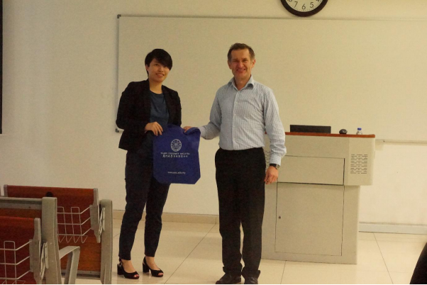 Innovation Talk Series #10  Developing a Framework for Human-AI Interactions (2)