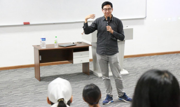 Innovation Talk Series #7  Three Young Entrepreneurs Coach Aspiring XMUM students  (3)