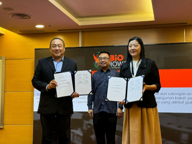 MOSTI Minister Chang Lih Kang Witnesses MOA Exchange between XMUM and IBG Manufacturing (1)