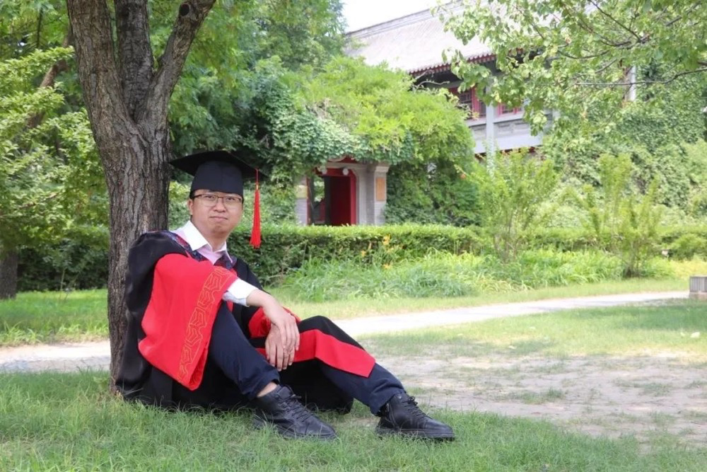 Meet Our New Faculty Members!  Dr. Choong Hock Keong Studying Humanities is Studying Human's Inner World (1)