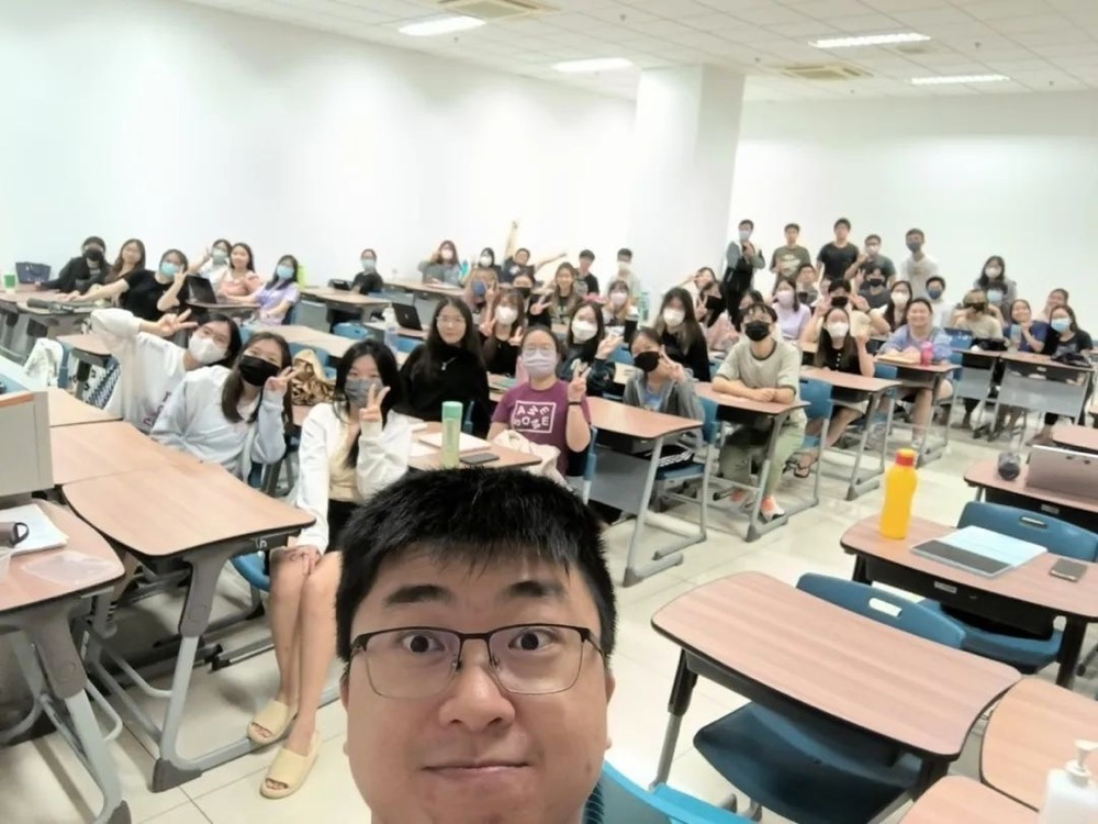 Meet Our New Faculty Members!  Dr. Choong Hock Keong Studying Humanities is Studying Human's Inner World (2)