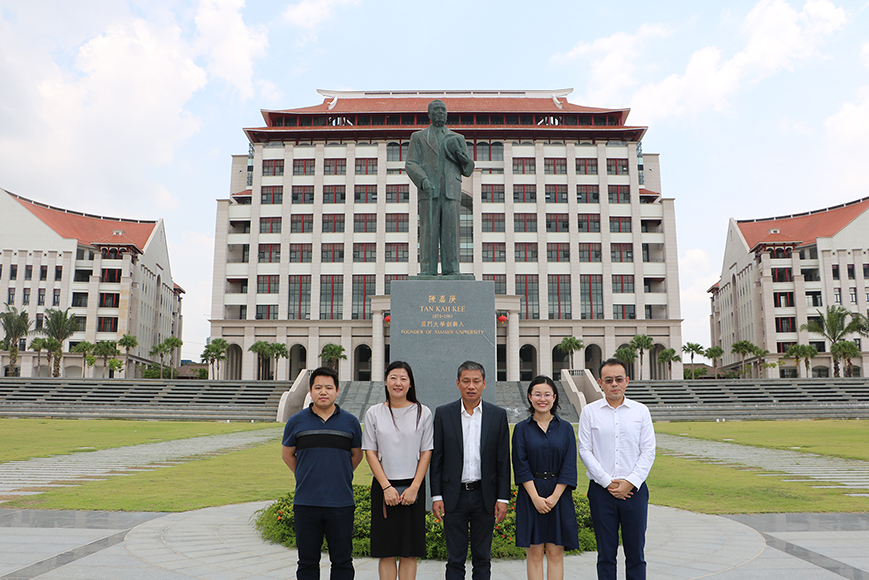 Minister Counsellor Chen Chen Visits XMUM