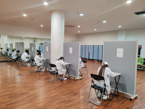 School of Traditional Chinese Medicine Conducts First Practical and Clinical Examinations