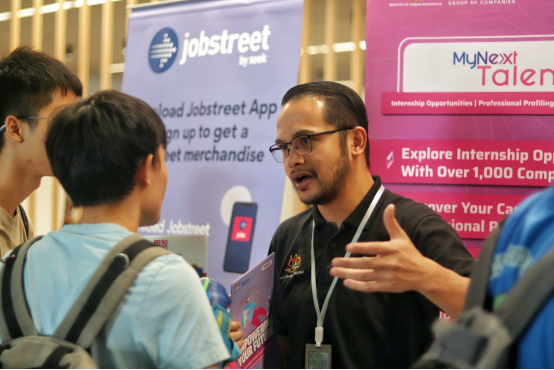 XMUM Campus Career Fair 2024 Successfully Concludes (2)