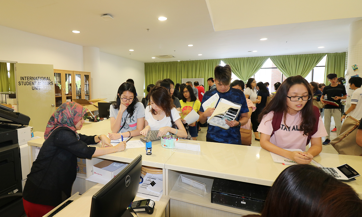 XMUM Welcomes 560 New Foundation Students in April 2018 (2)