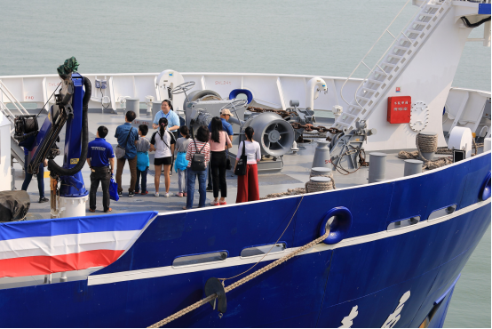 Xiamen University Research Vessel Tan Kah Kee Open Ship Days Successfully Held (3)
