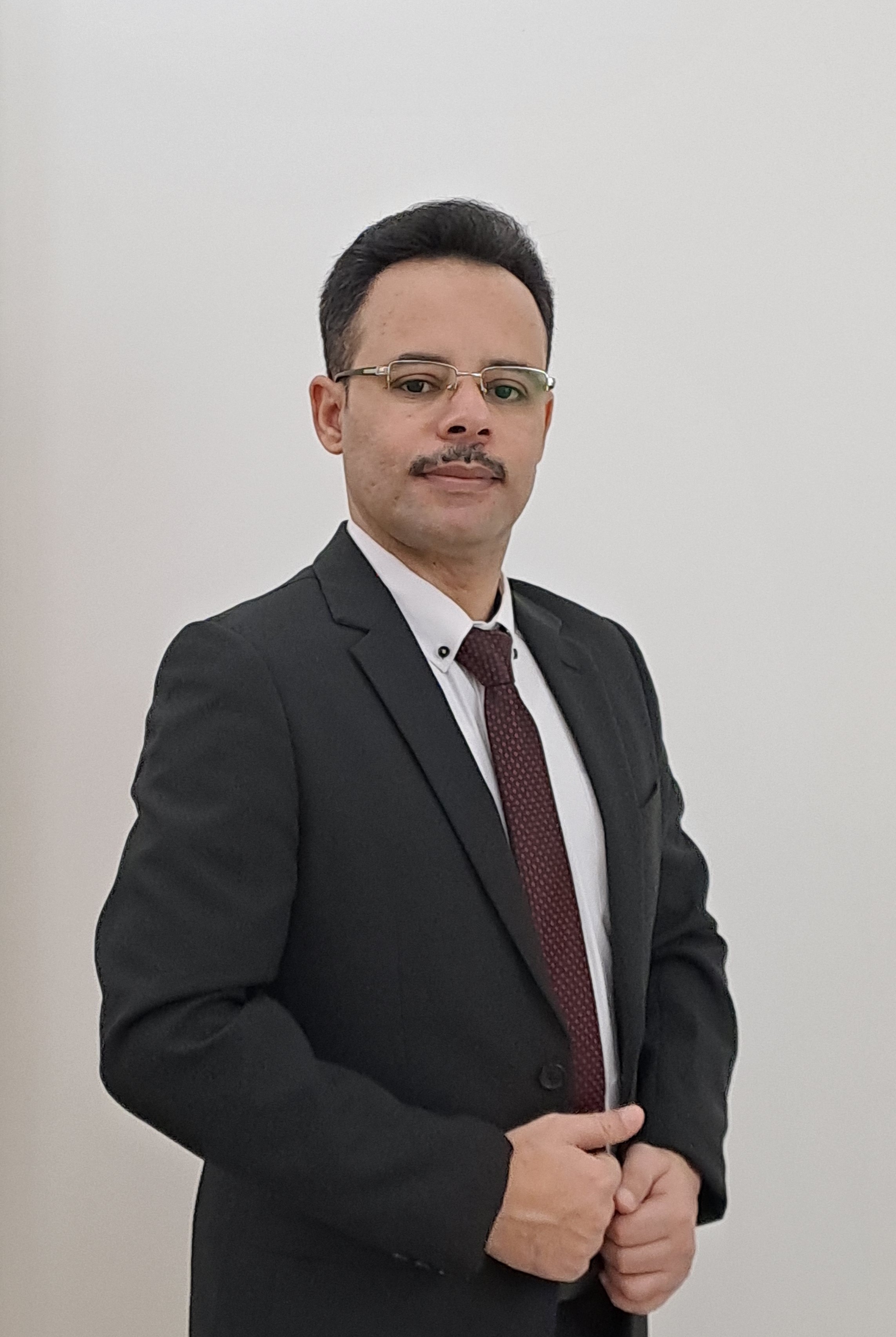 Dr Al-Saggaf - Profile Photo.jpg