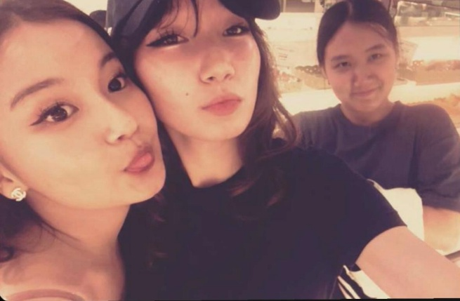 Niara and her friends