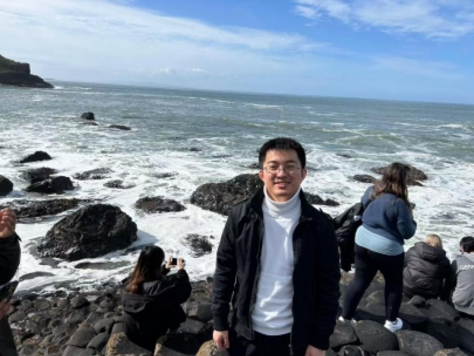 Dr. Shi Xiang: A Journey from Medicine to Macroeconomics