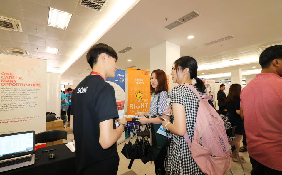 First Campus Career Fair Held at XMUM (1)