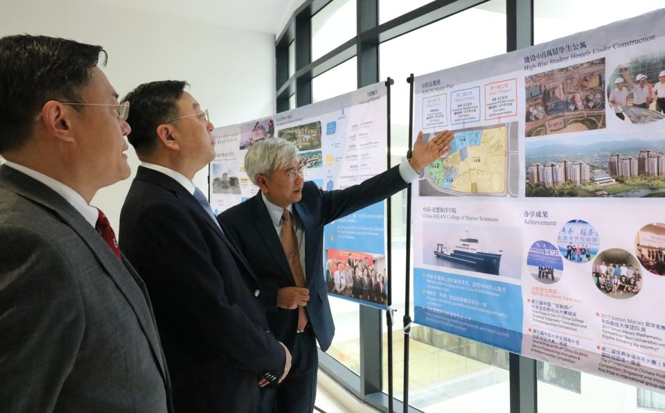 Fujian Province Governor Tang Dengjie Visited XMUM on 18 Sep 2018 (1)