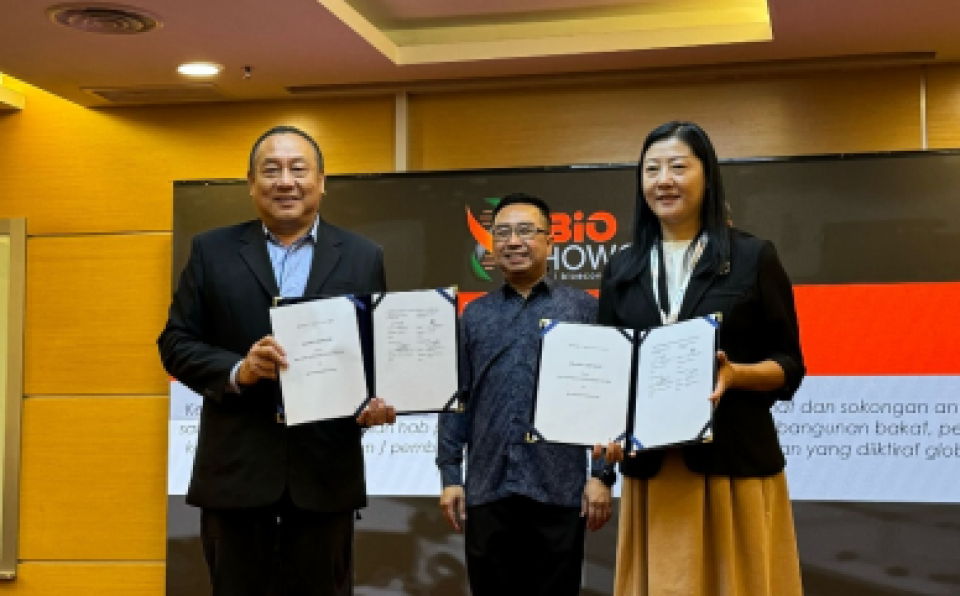 MOSTI Minister Chang Lih Kang Witnesses MOA Exchange between XMUM and IBG Manufacturing (1)