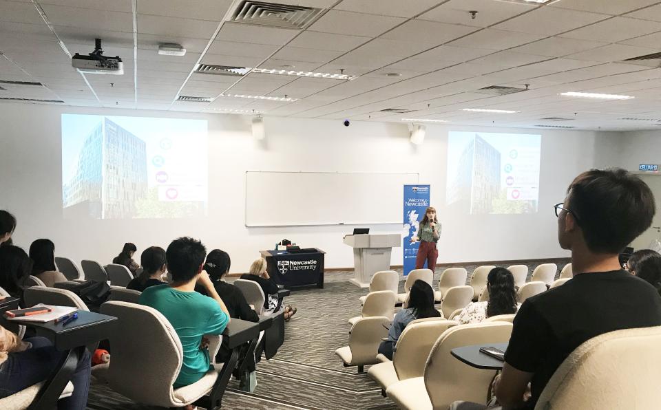 Newcastle University Business School Representatives Meet with XMUM Students