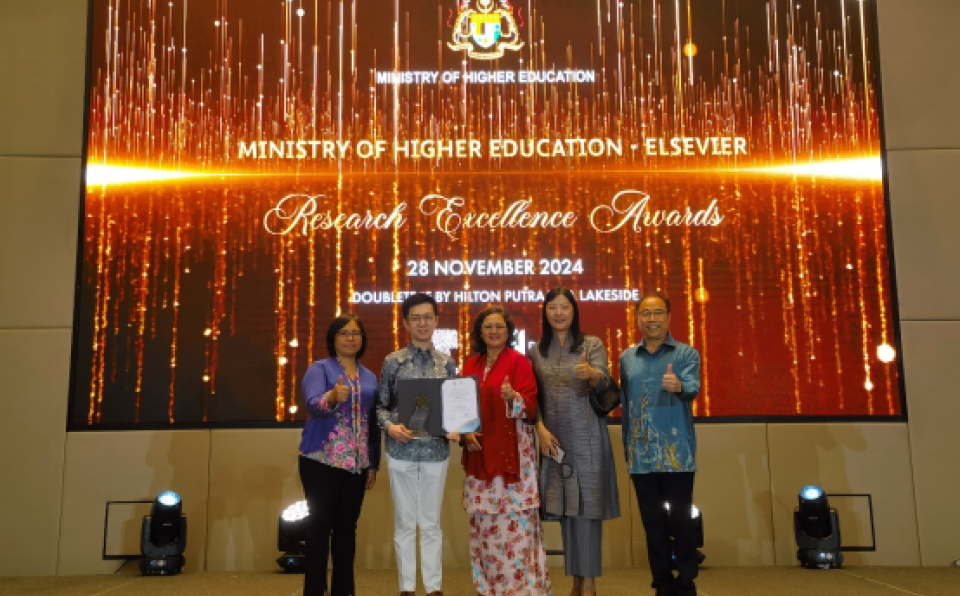 Prof. Ong Wee Jun Receives Malaysia Scopus Research Excellence Award 2024 (4)