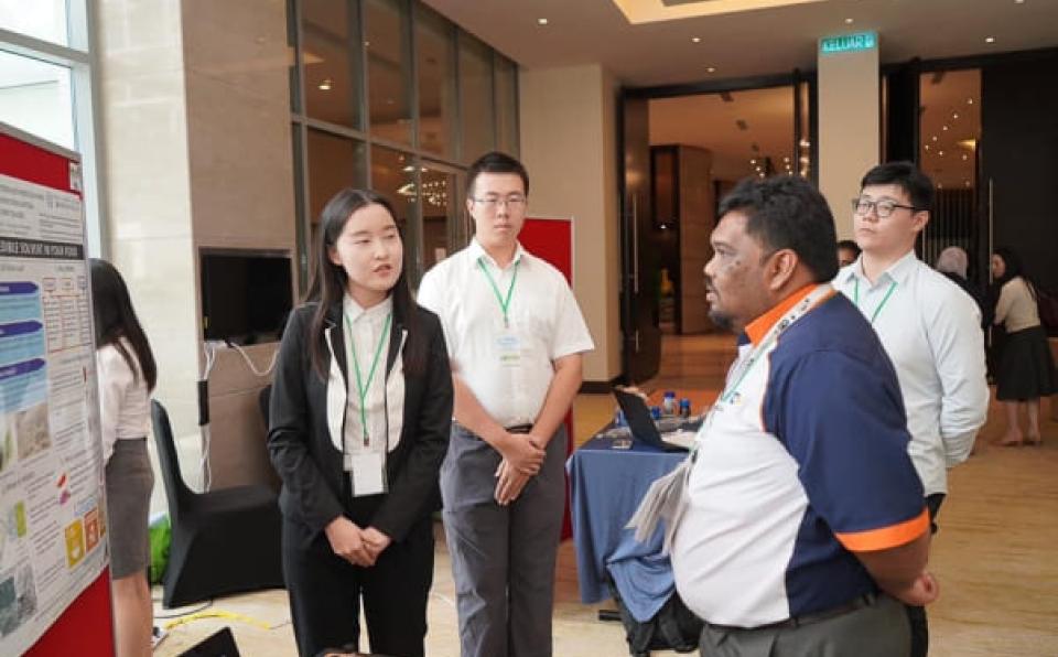 Three CME Students Win Silver Medal at 5th Undergraduate Research Competition & Exhibition