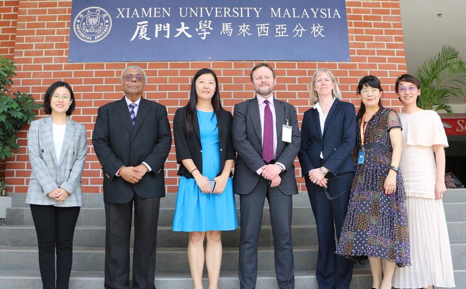 Vice-President of the University of Southampton Visits XMUM