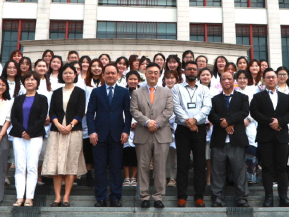 White-Coat-Ceremony-Marks-New-Chapter-for-TCM-Students-3