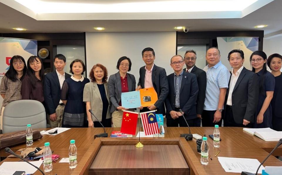 IRIRC Visited the Malaysia-China Chamber of Commerce (MCCC)